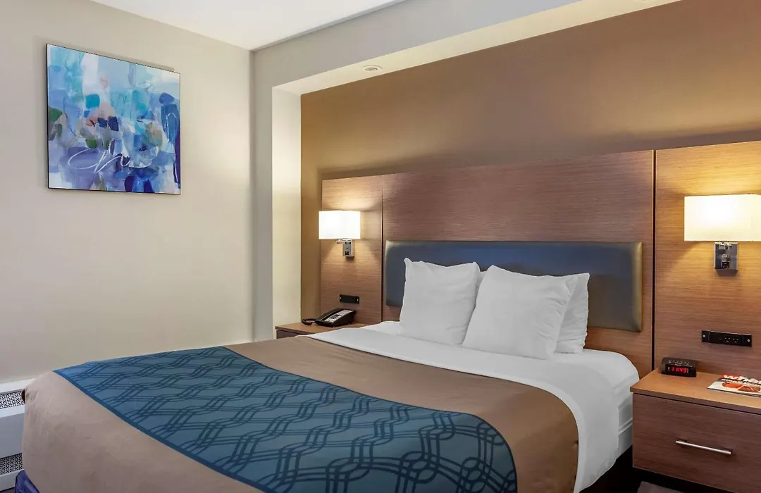 Econo Lodge Inn & Suites Downtown-1