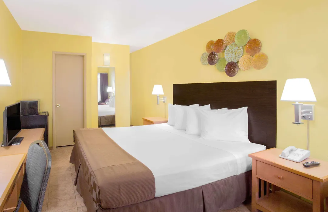Travelodge By Wyndham San Francisco Central-1