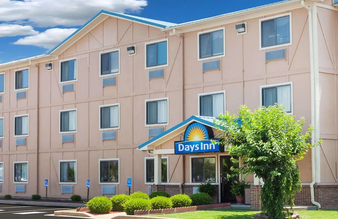 Days Inn By Wyndham Dyersburg-1