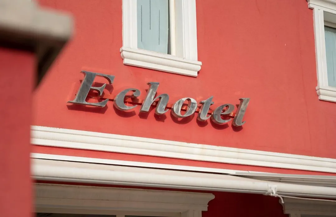 Echotel-1