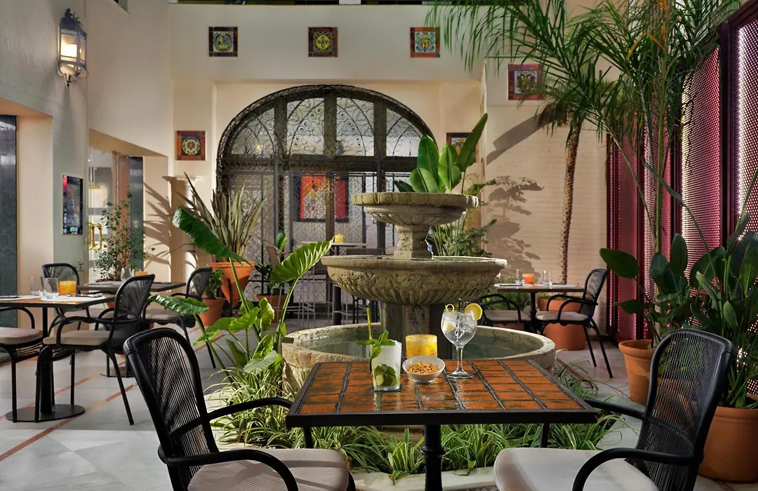 H10 Corregidor Boutique Hotel-1