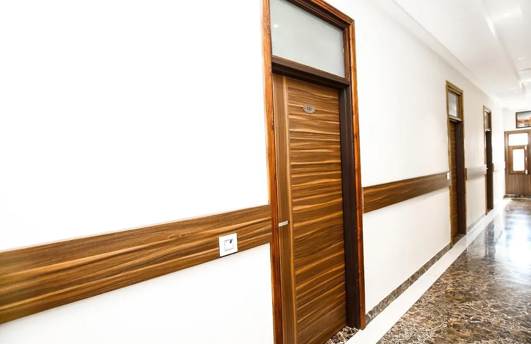 Hotel Woodcrest Zirakpur Chandigarh- Best Family Hotel - Luxurious Rooms - Unit Of Sidham Group-1