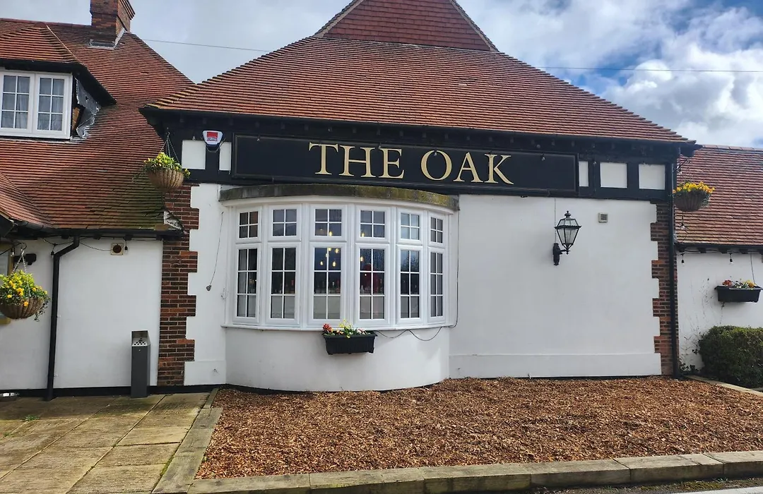 The Oak Baginton-1