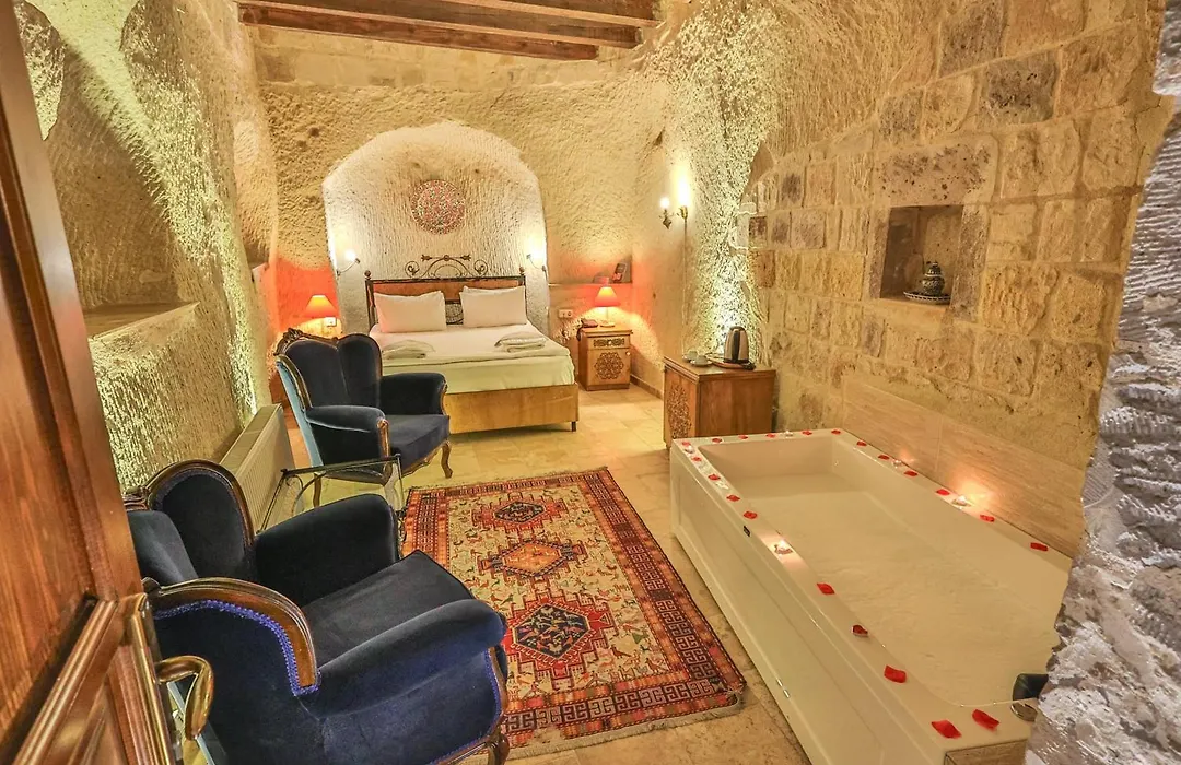 Bedrock Cave Hotel (Adults Only)-1