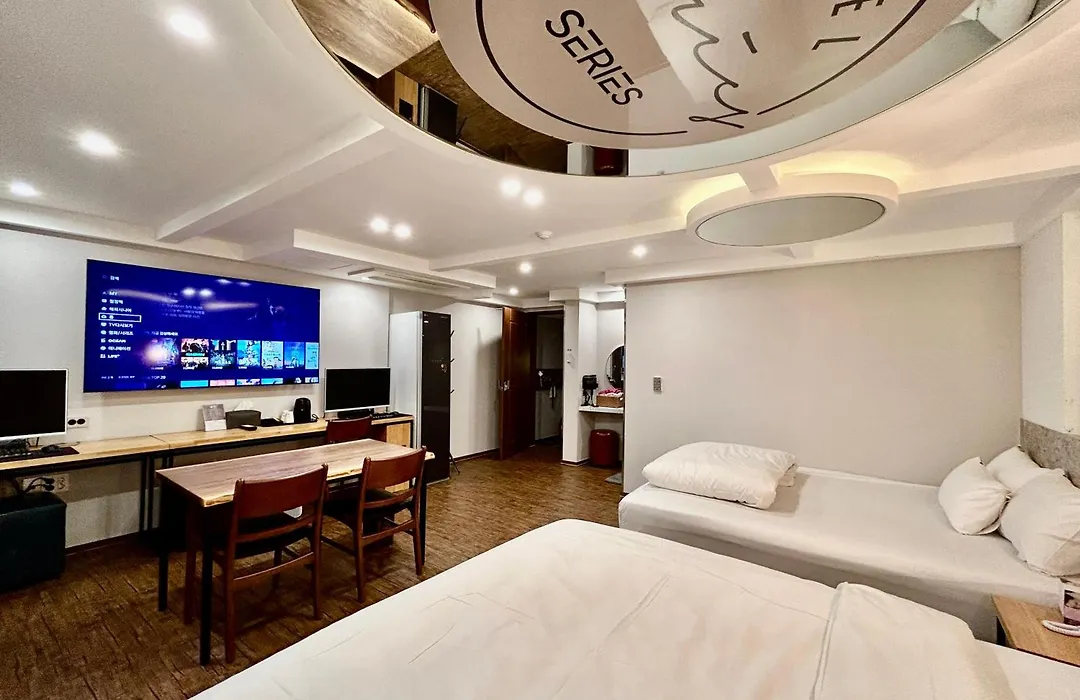 Series Hotel-1