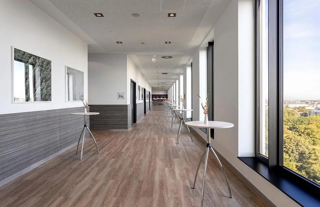 Intercityhotel Hamburg Dammtor-1