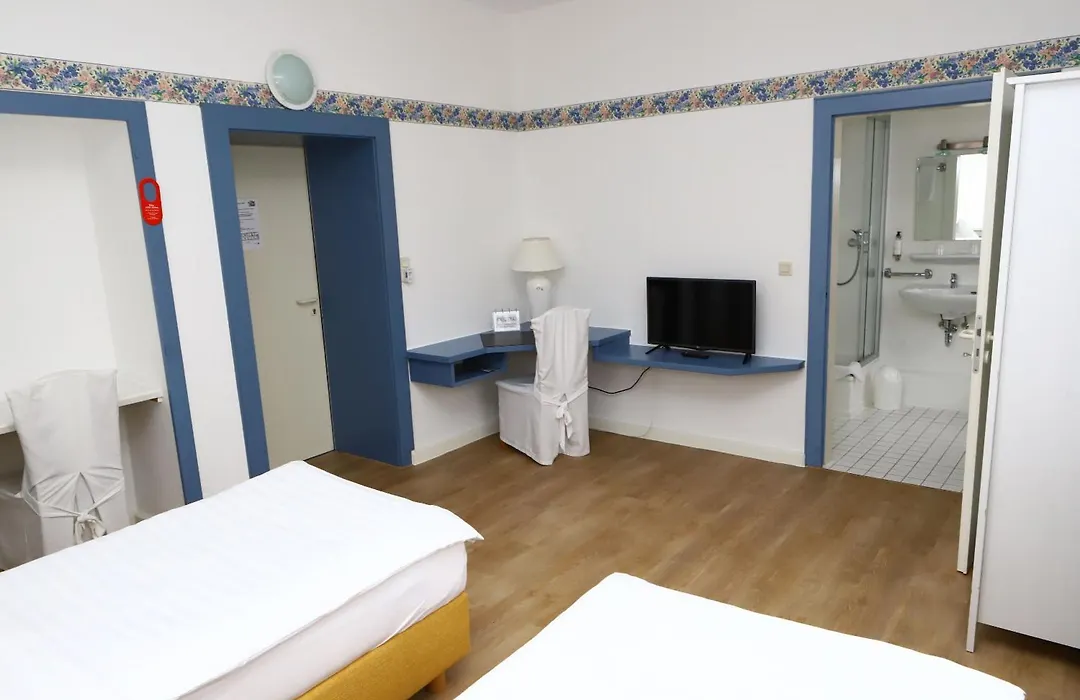 City Hotel-1