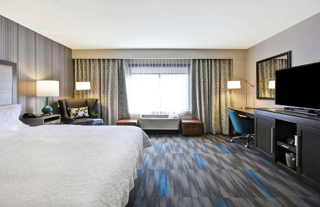 Hampton Inn & Suites Los Angeles Burbank Airport-1