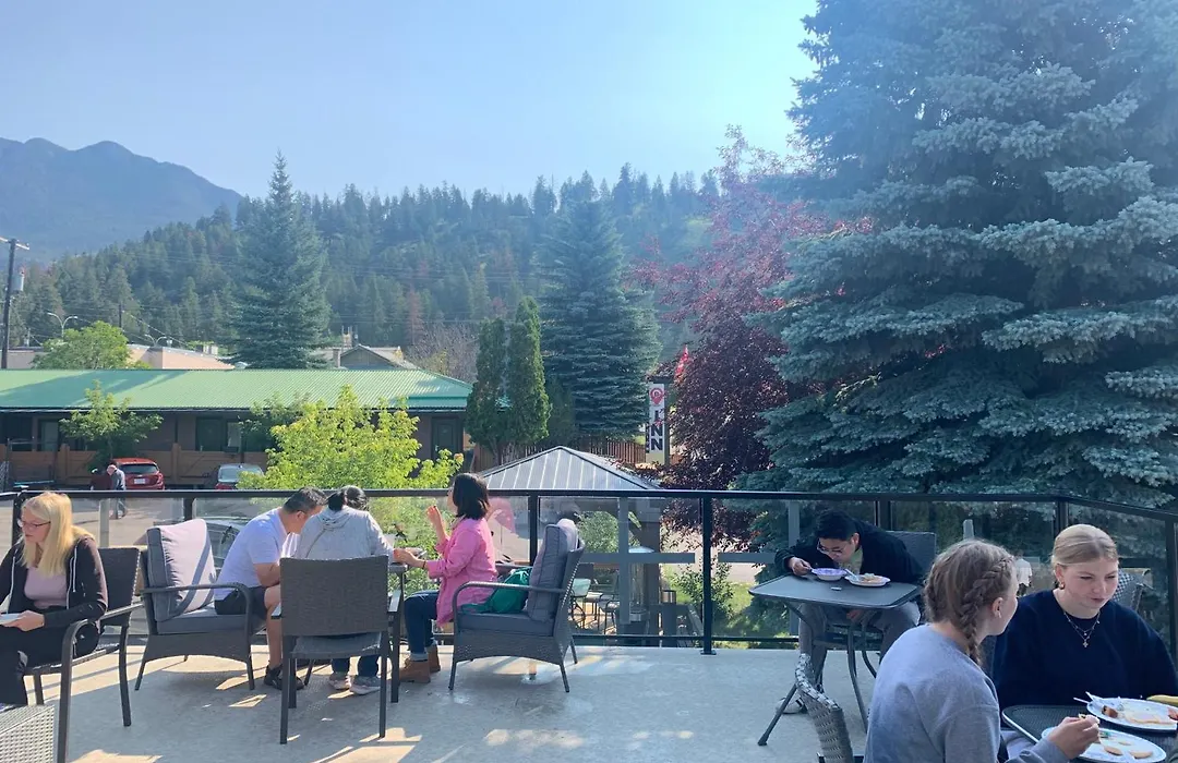Destination Inn-1