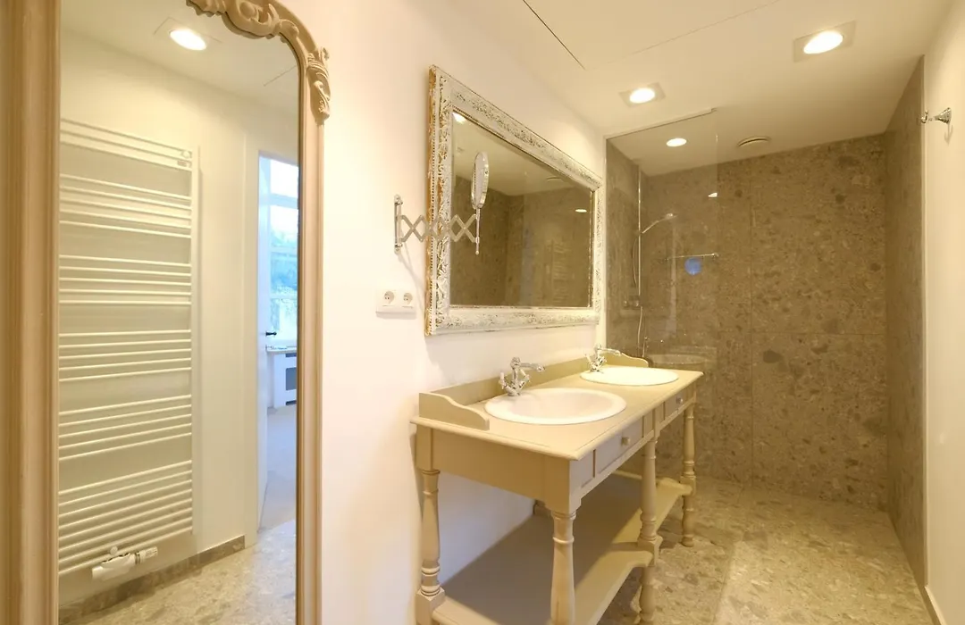 Room Jade - La Maison de la duchesse de la Valliere - Parking privé-1