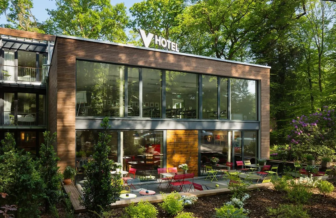 V-Hotel-1