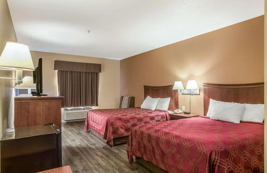 Econo Lodge Inn & Suites Marietta Near Dobbins Arb-1