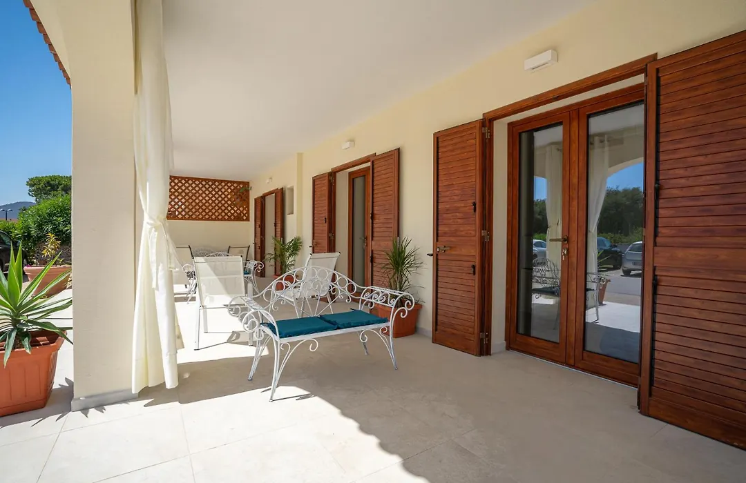 Ambra Holiday Rooms - Rooms & Beach-1