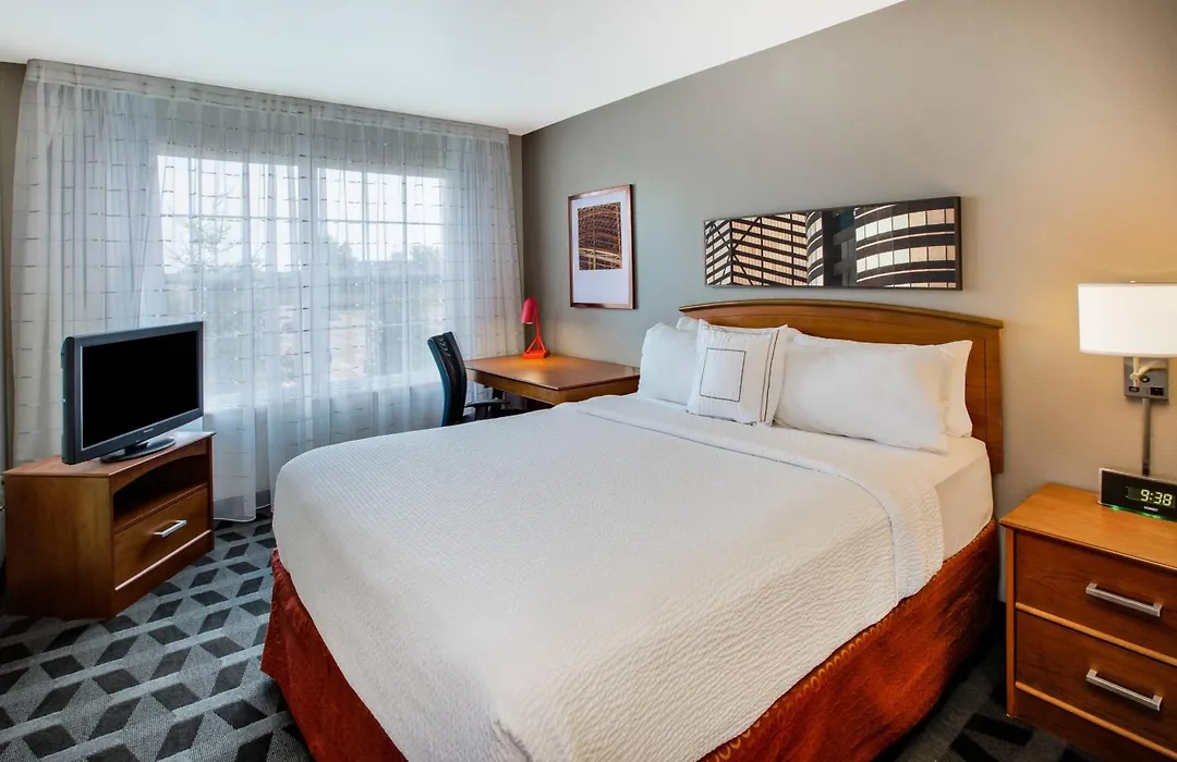 Towneplace Suites By Marriott Detroit Livonia-1