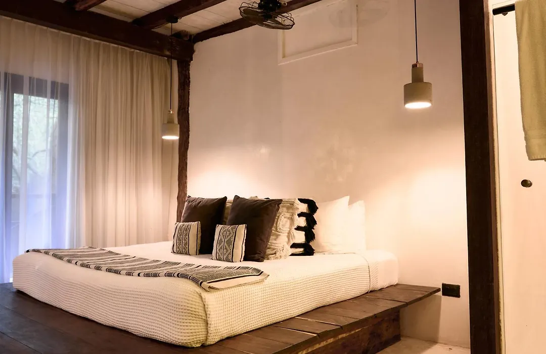 Amor Rooms-1