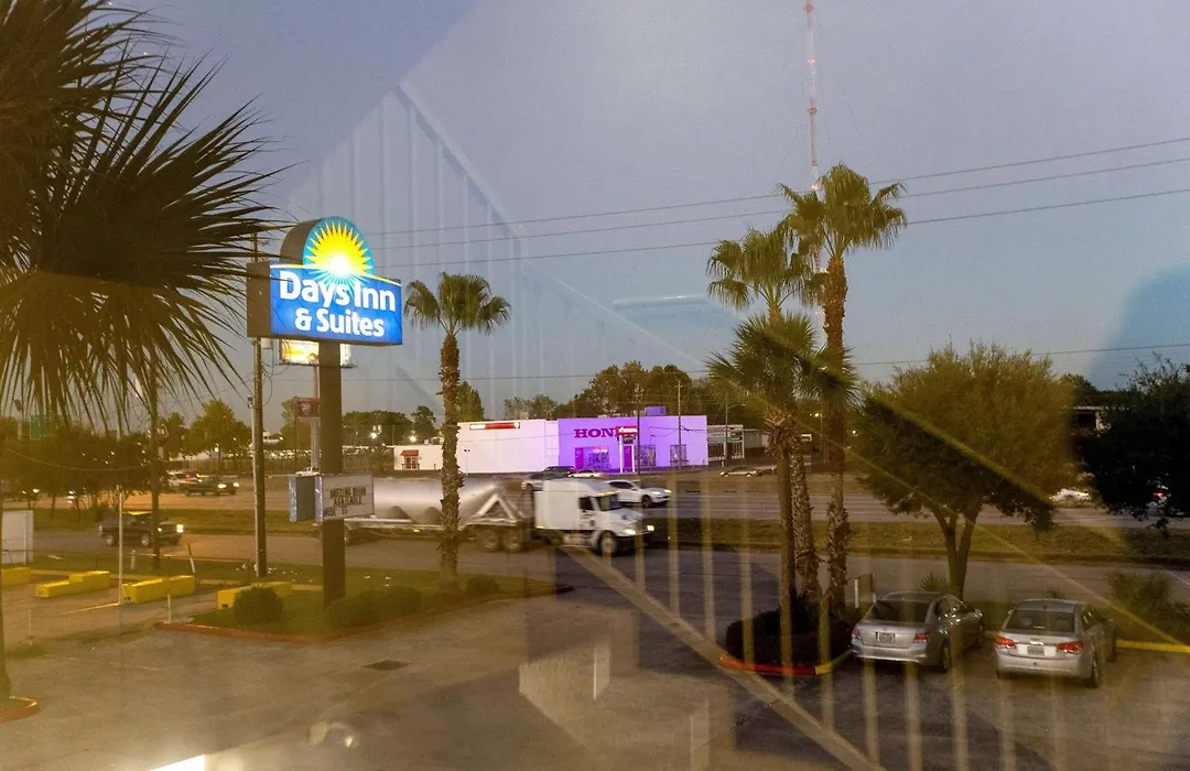Days Inn & Suites By Wyndham Houston North/Aldine-1
