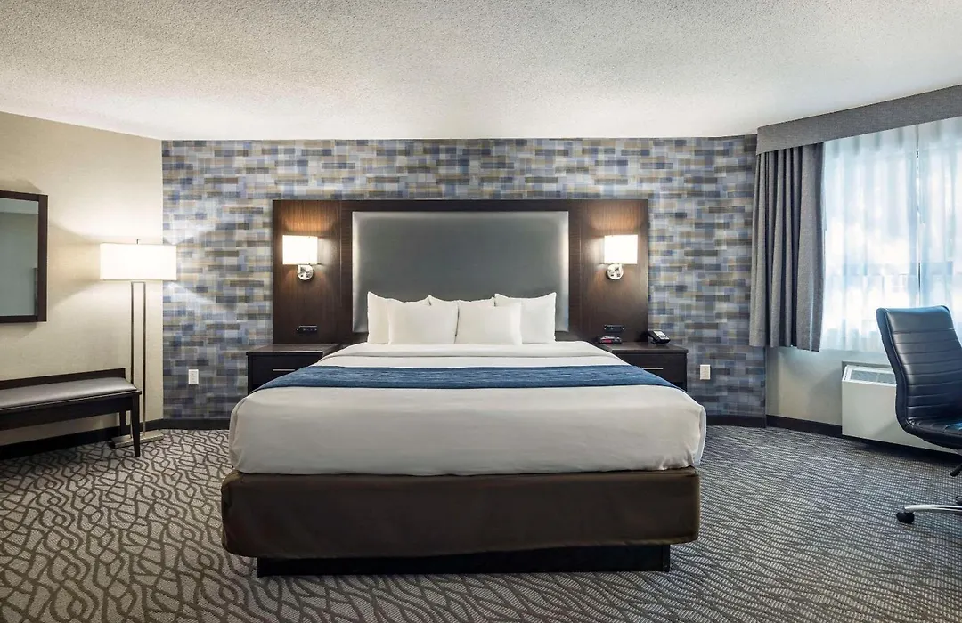 Comfort Inn Montreal Aeroport-1