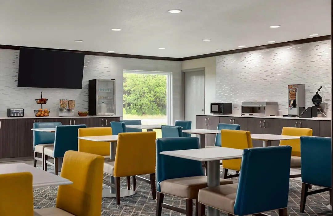 La Quinta Inn & Suites By Wyndham Peru Starved Rock St Park-1