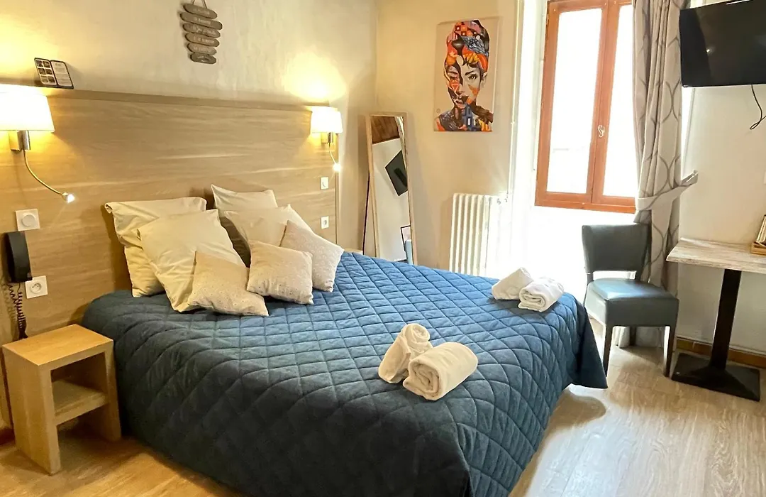Hôtel Du Cheval Blanc Barcelonnette-1