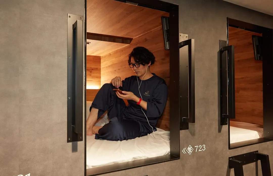 Rembrandt Cabin & Spa Shimbashi - Caters To Men-1