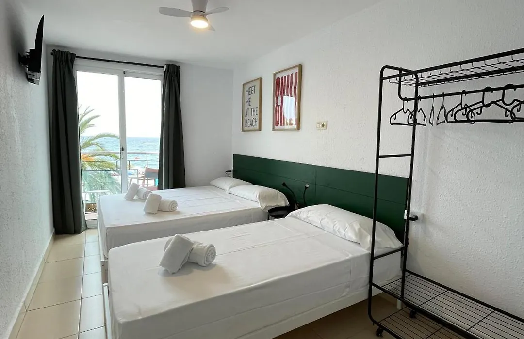 Hostal Blanc Lloret-1