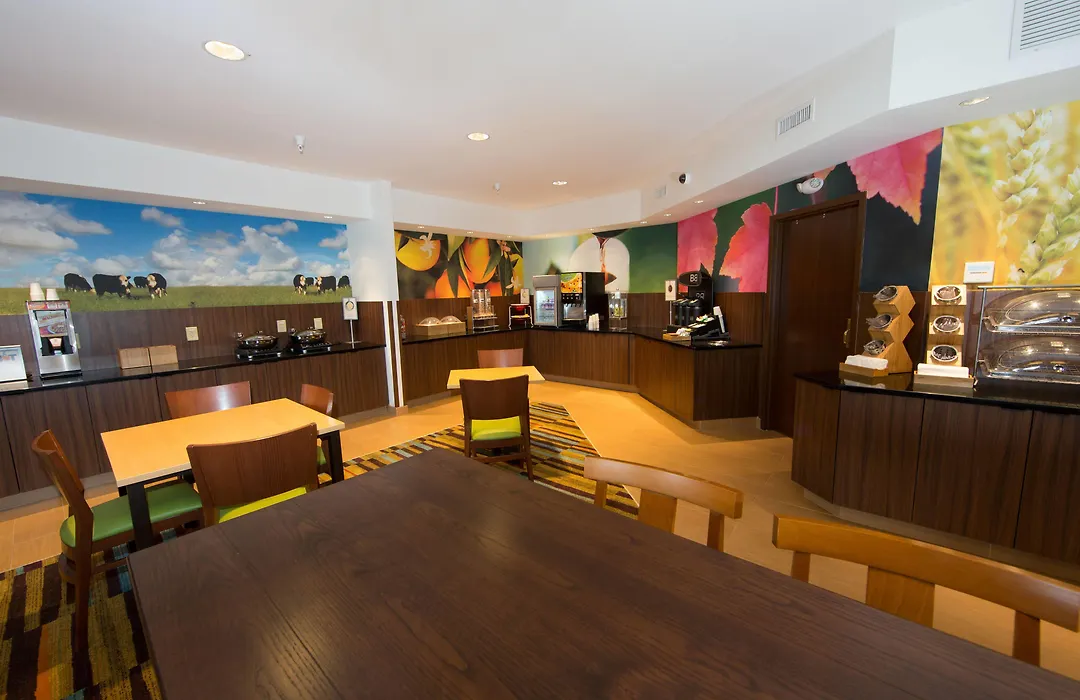 Fairfield Inn & Suites Burlington-1