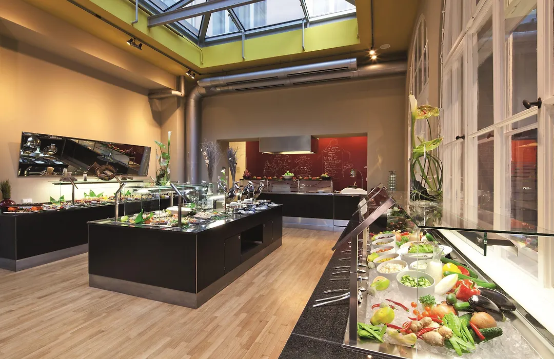 Moevenpick Hotel Berlin Am Potsdamer Platz-1