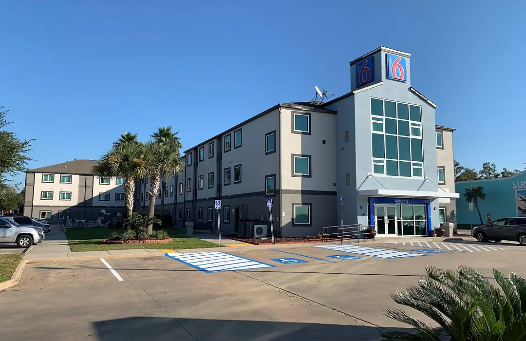 Motel 6-Biloxi, Ms - Beach-1