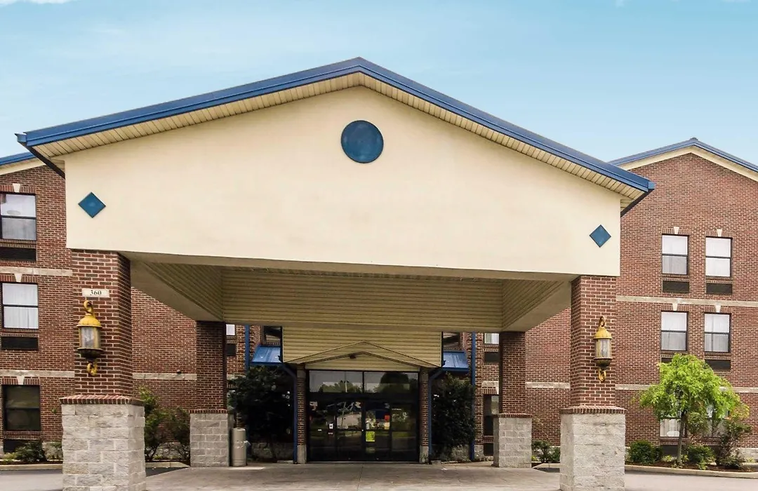 Quality Suites Jeffersonville - Louisville North-1
