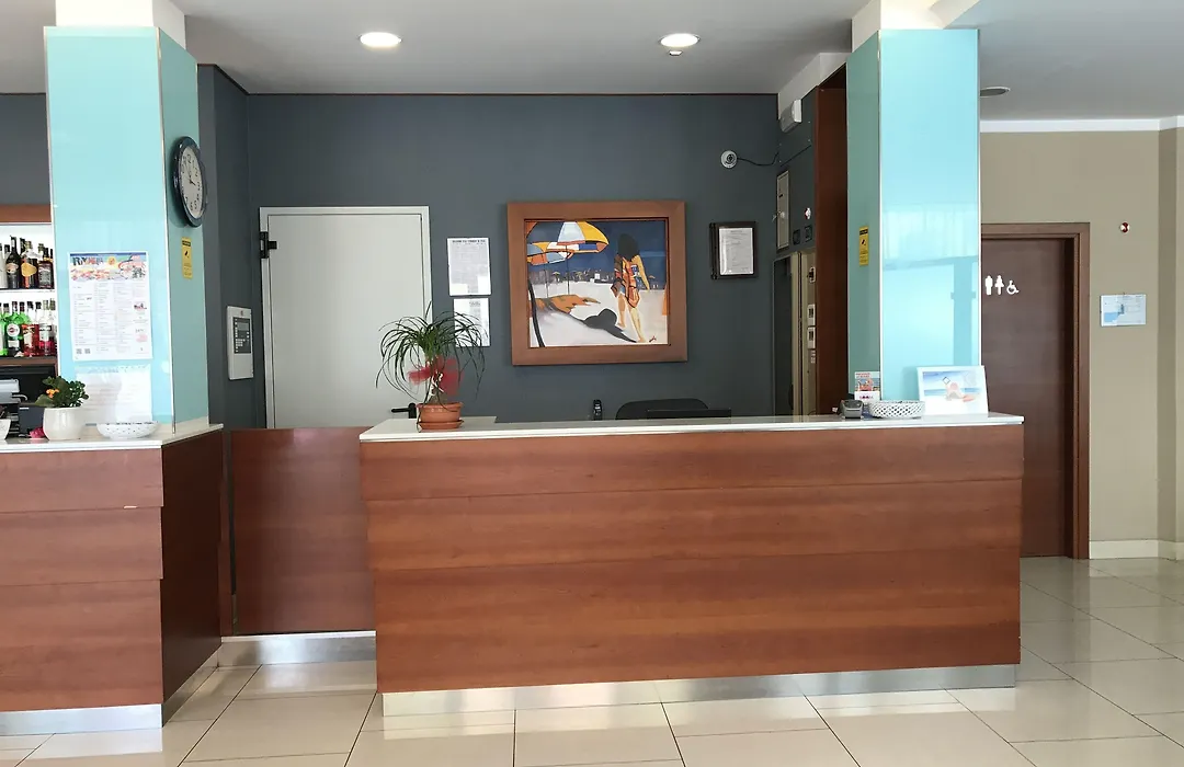 Hotel Boom-1