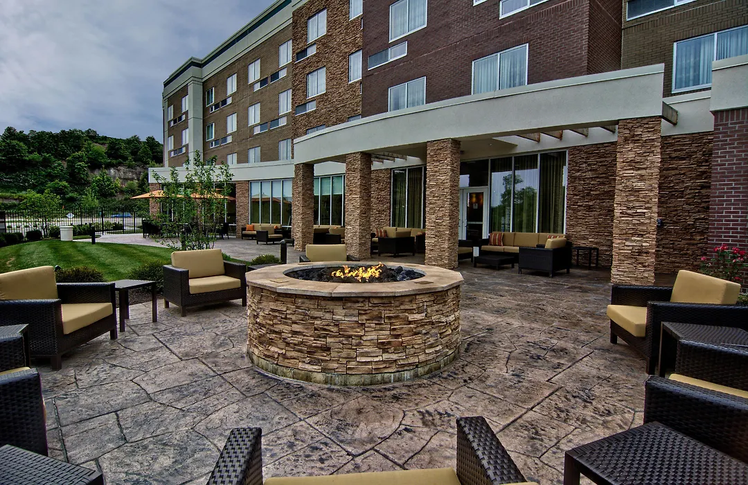Courtyard By Marriott Bridgeport Clarksburg-1