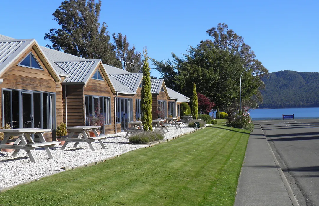Lakefront Lodge-1