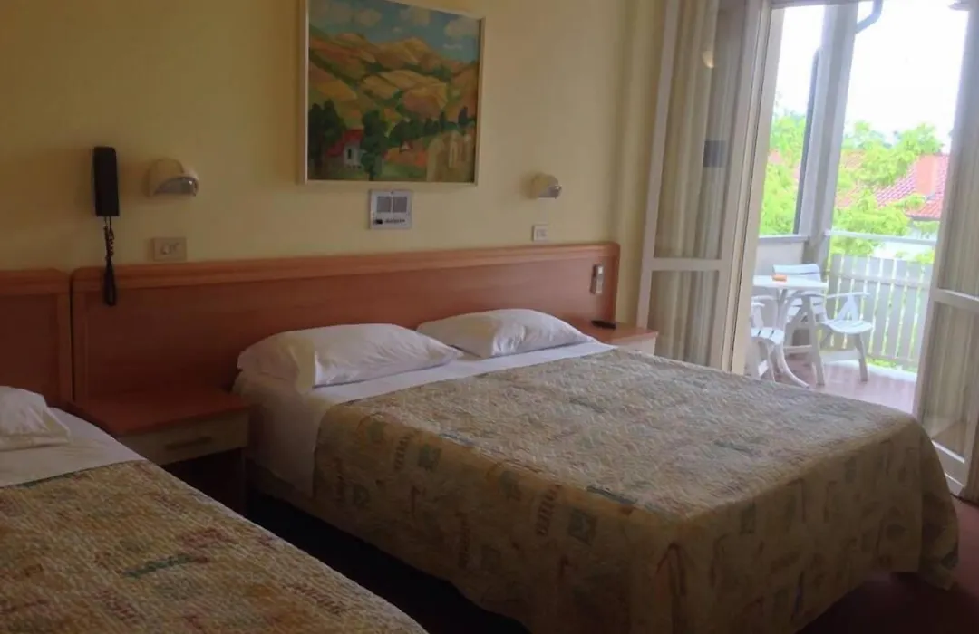 Hotel Fior Di Pino-1