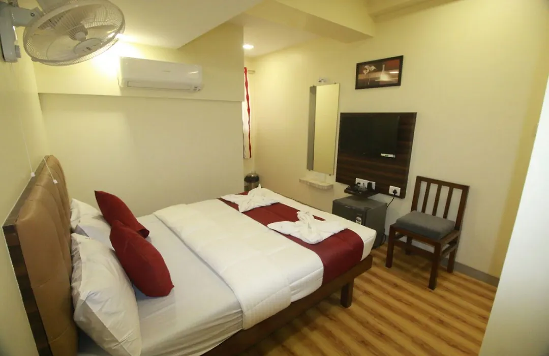 Hotel Alfa International Near Nanavati Hospital Mumbai Near Airport Mumbai Near Juhu Beach-1