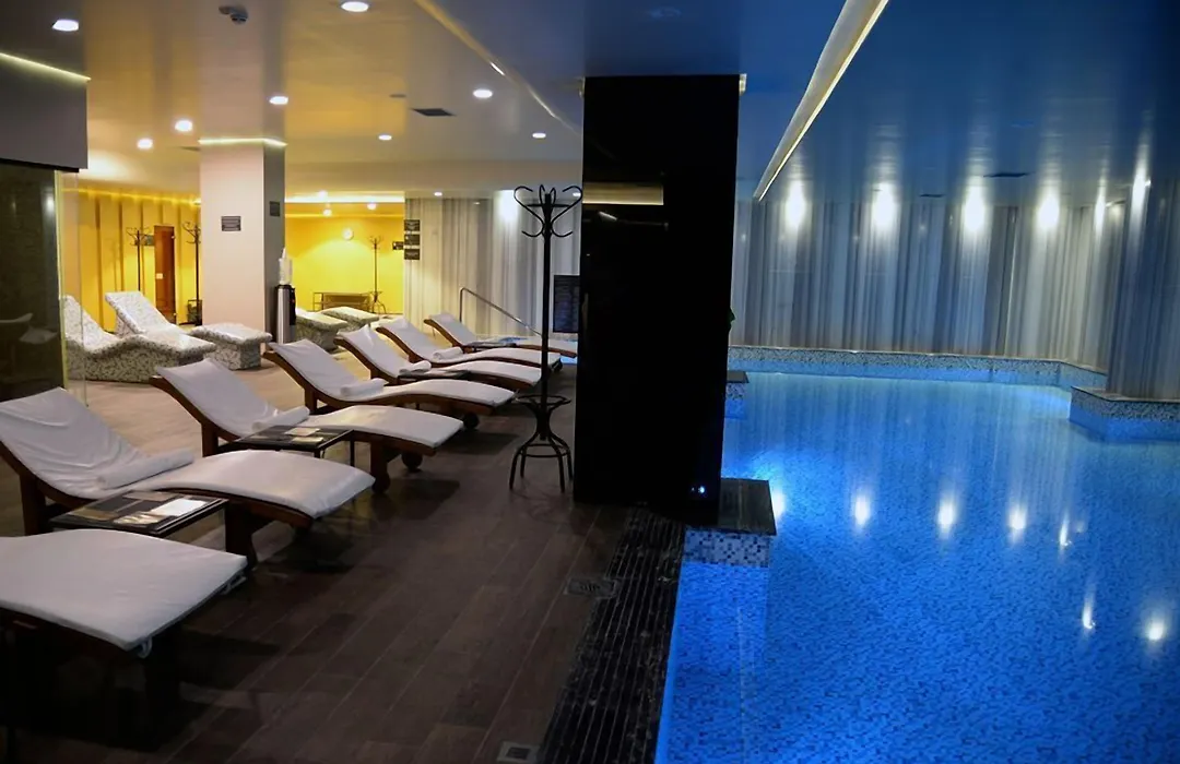 Hotel Russia-1