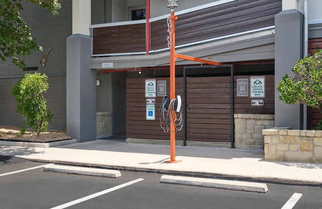 Aiden Austin City Hotel-1