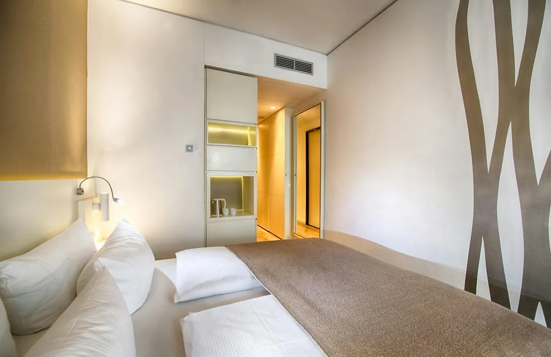 Leonardo Hotel Berlin Mitte-1