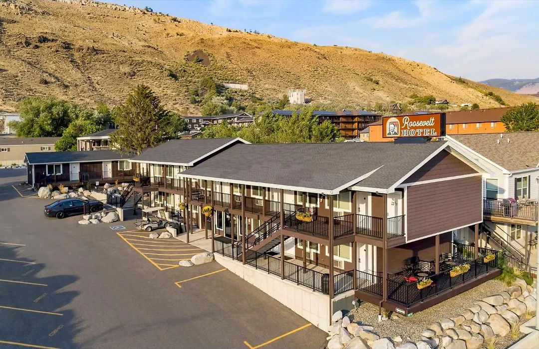 Roosevelt Hotel & Cabins - Yellowstone-1