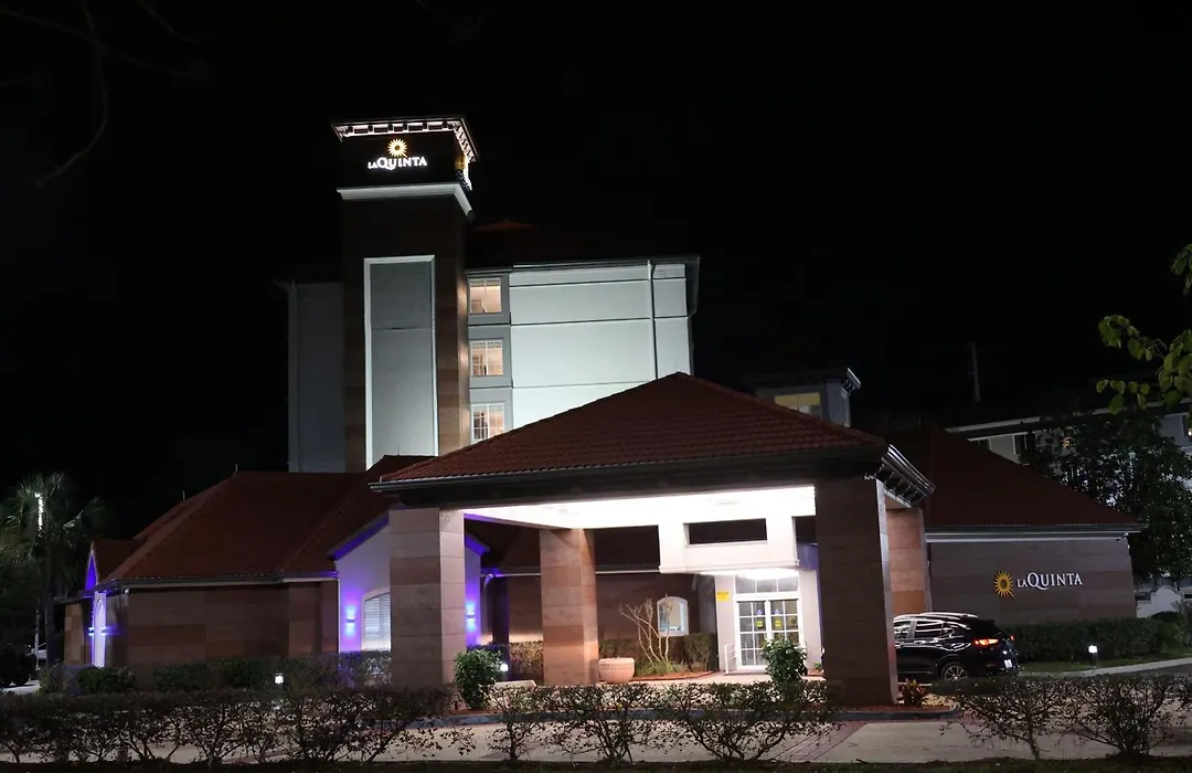 La Quinta Inn And Suites By Wyndham, Ocala-1