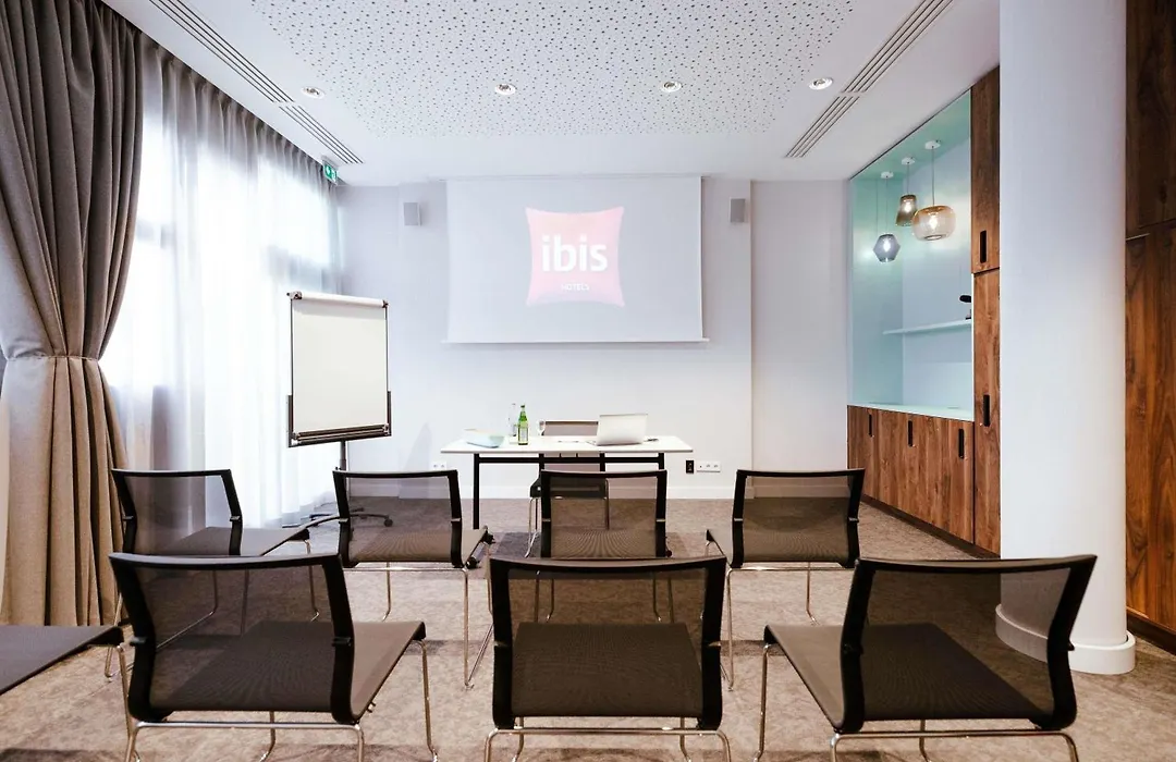 ibis Luxembourg Aeroport-1