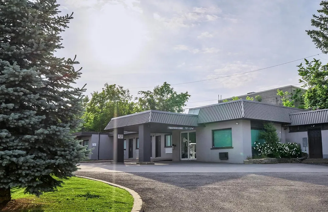 Motel Newstar Laval-1