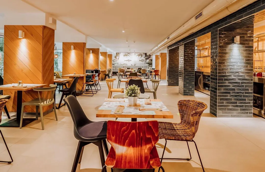 ibis Styles Golden Sands Roomer Hotel-1