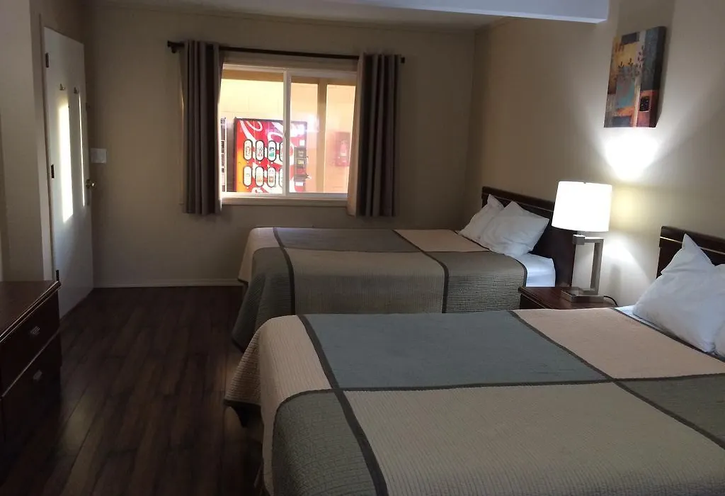 Townhouse Inn & Suites-1