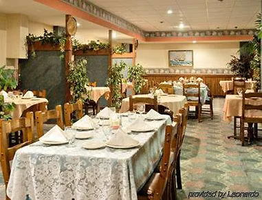 Elkins Inn And Suites-1