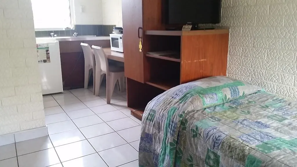 Palms Motel-1