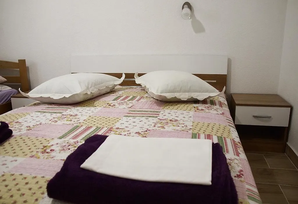 Apartments Pomalo-1
