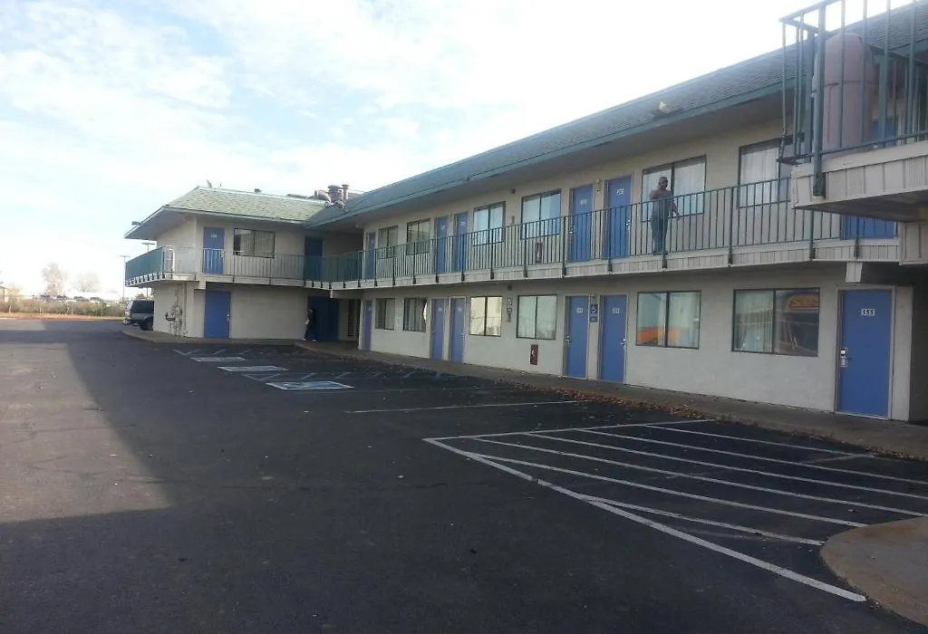 Super 7 Inn-1