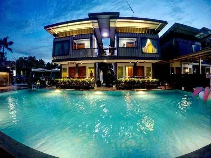 Kluang Container Swimming Pool Hotel-1