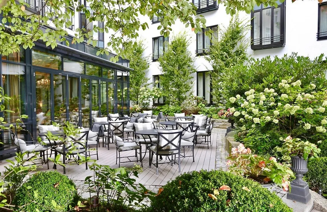Hotel Muenchen Palace-1