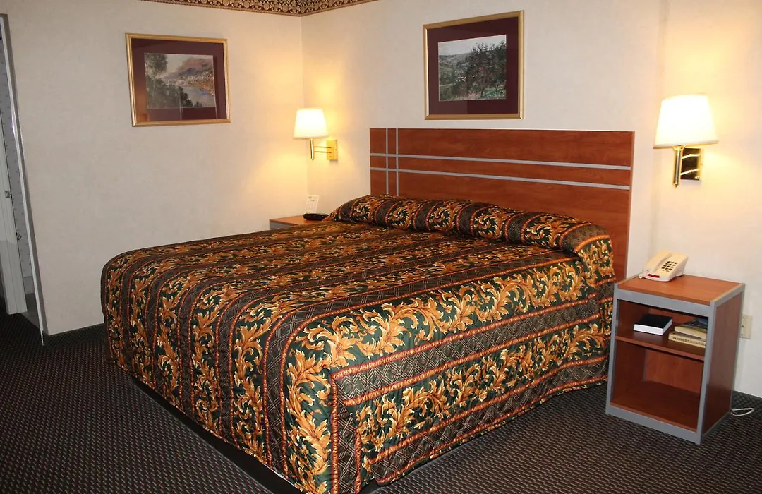Apple Annie'S Inn-1